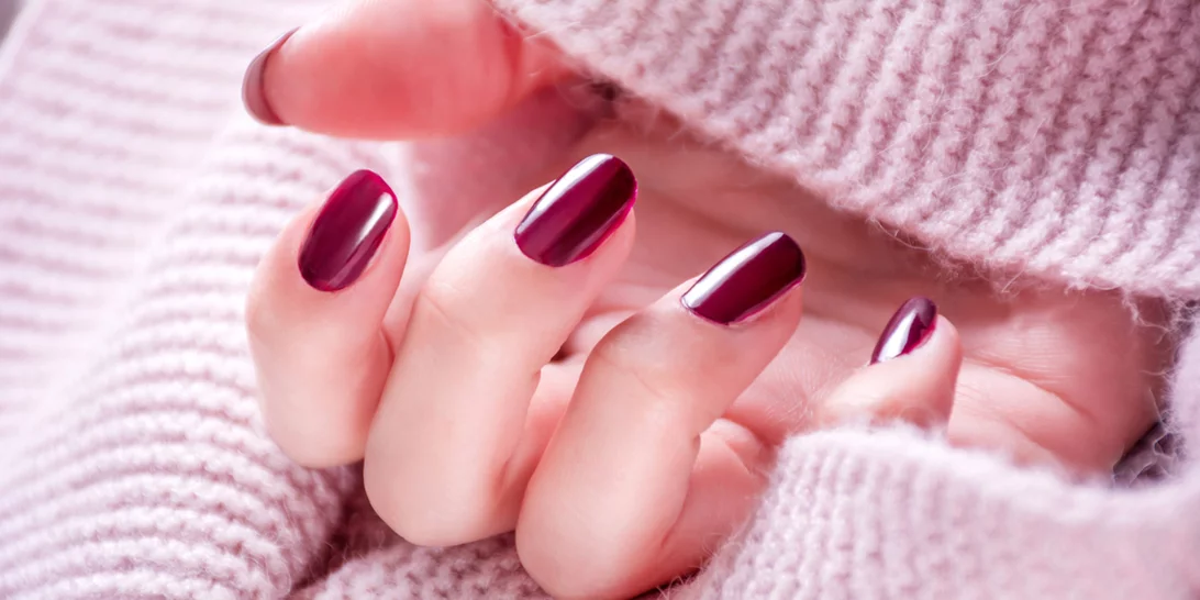 Δεν πρόλαβες να κλείσεις ραντεβού για μανικιούρ του Αγίου Βαλεντίνου; Τα ιδανικά βερνίκια για μανικιούρ στο σπίτι