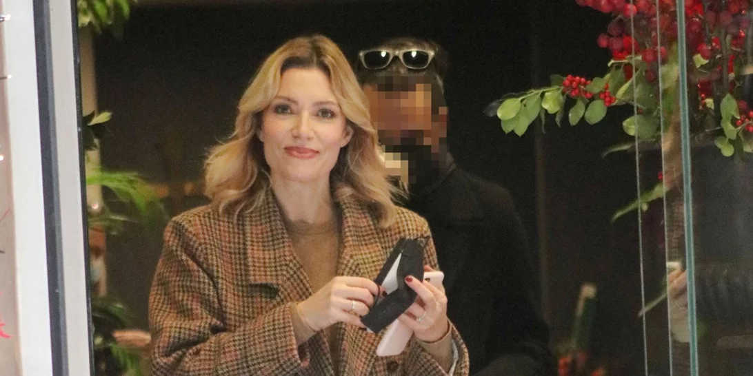 Πώς θα ντύνεσαι κομψά κάθε πρωί; Η Βίκυ Καγιά δημιούργησε το τέλειο look