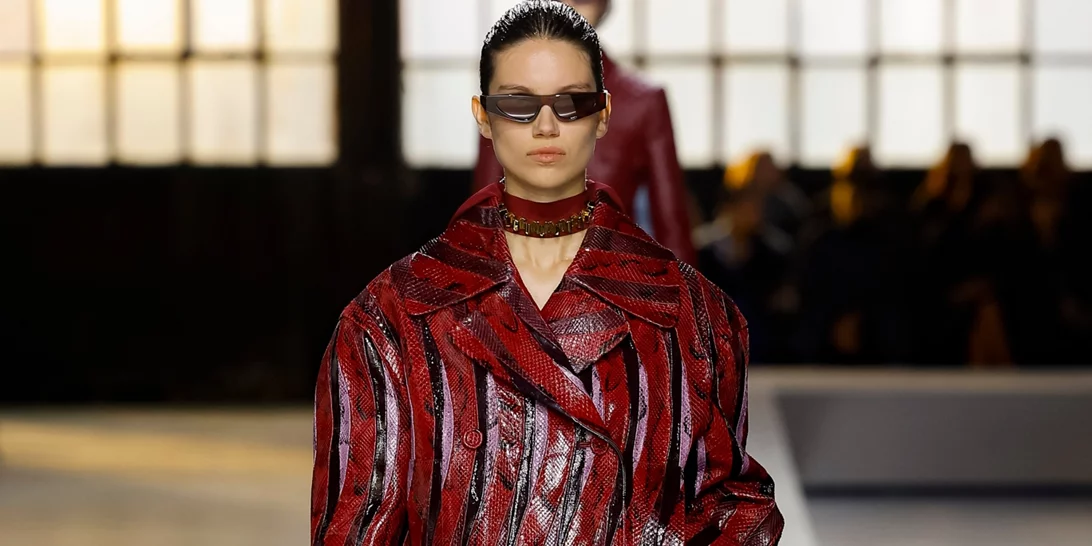 Warm Leatherette | 10 δερμάτινα πανωφόρια για ενδιαφέρουσα υφή στις φθινοπωρινές σου εμφανίσεις