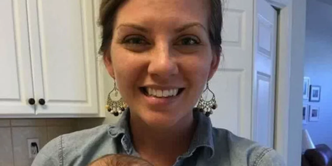 Η ιστορία της γυναίκας που πάλεψε κρυφά με την επιλόχειο κατάθλιψη και δεν τα κατάφερε