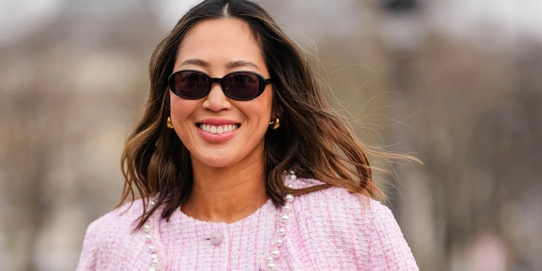 5 ολοκαίνουρια αρώματα πούδρας που θα σας γεμίσουν κομπλιμέντα