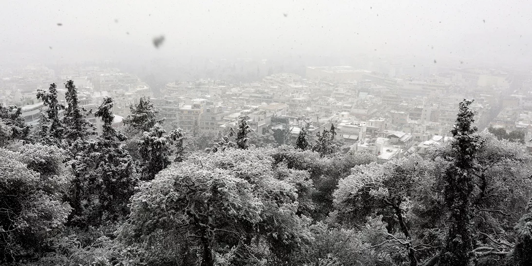 Κακοκαιρία "Ελπίς" | Τηλεργασία αύριο σε δημόσιο και ιδιωτικό τομέα - Τηλεκπαίδευση στα σχολεία