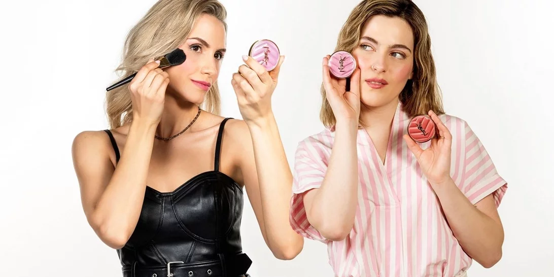 Η Μελίνα Κόντη και η Ναταλία Σουίφτ προτείνουν τα πιο viral blush trends της σεζόν