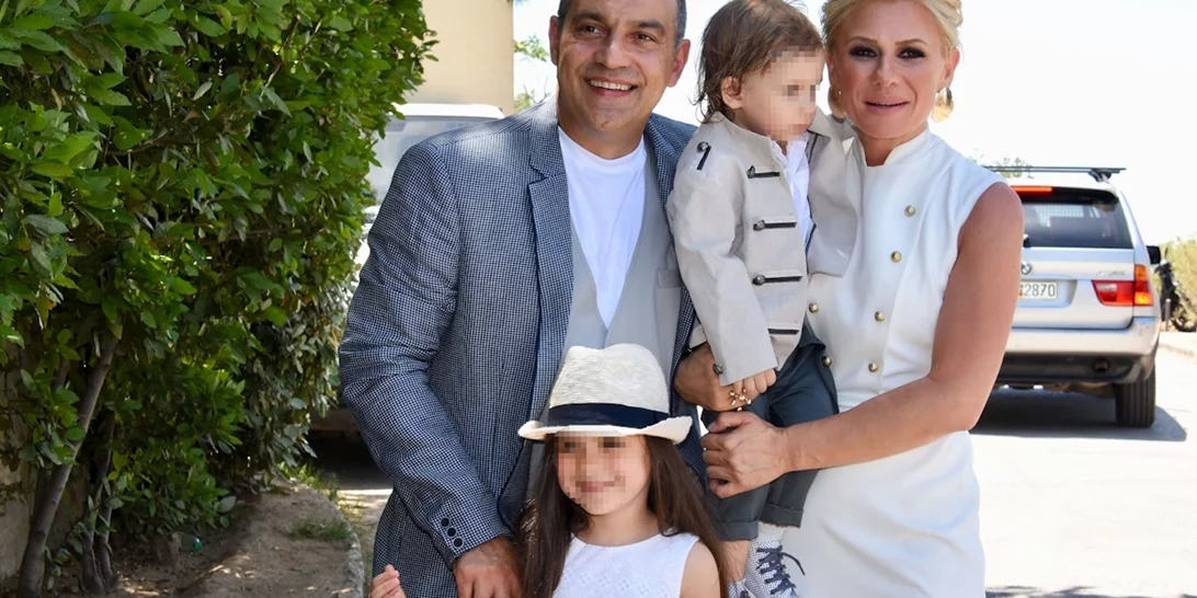 Πανέμορφο παρανυφάκι η Αέλια Κατσούλη | Στον γάμο του Δημήτρη Μακαλιά και της Αντιγόνης Ψυχράμη