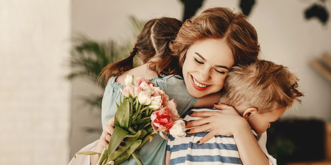 "Γιορτή της Μητέρας" | Ένα τραγούδι αφιερωμένο στην πιο σημαντική γυναίκα της ζωής μας