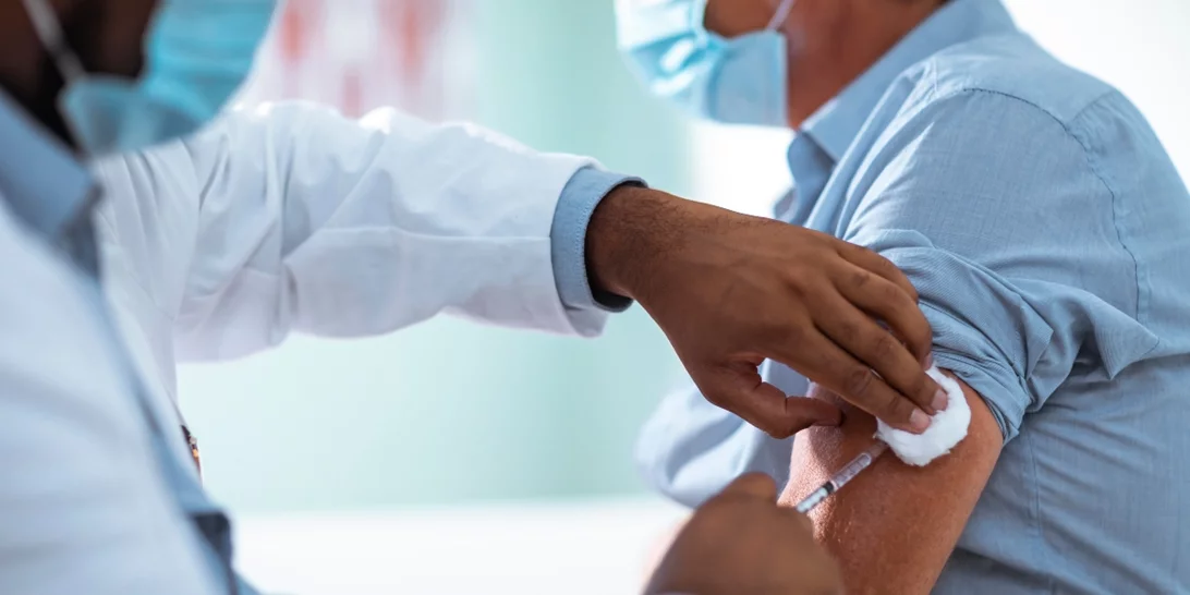 Πιστοποιητικά εμβολιασμού | 300.000 πολίτες δεν έκαναν την 3η δόση - Τι ισχύει από αύριο