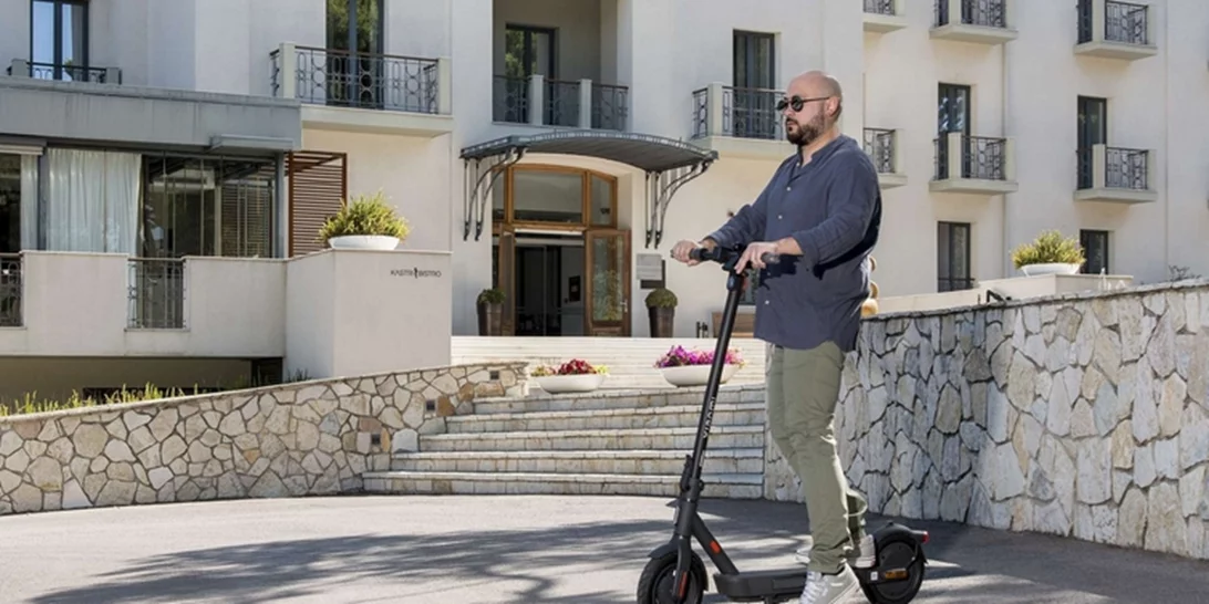 (Μετα)κινήσου ελεύθερα | Με το Xiaomi Electric Scooter 4 Pro Gen 2 πας όπου θες με ασφάλεια και στυλ