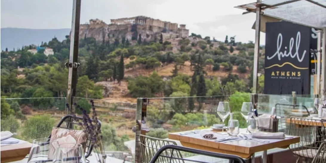 Το "Hill Athens" σερβίρει τη μοντέρνα ελληνική κουζίνα που έλειπε από το Θησείο