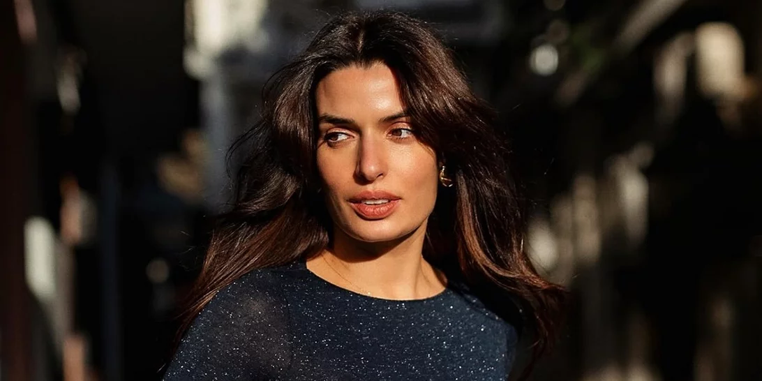 Τόνια Σωτηροπούλου | Το φόρεμά της από τη Marks & Spencer είναι η ιδανική επιλογή για τα φετινά Χριστούγεννα