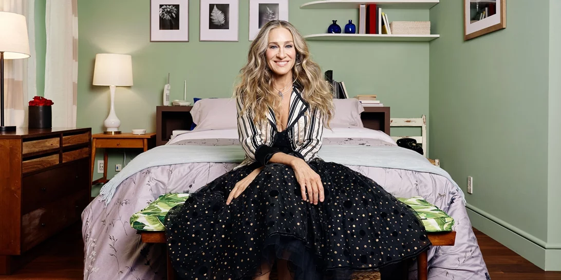 Αυτή είναι η πιο περίεργη fashion στιγμή του 2022 και έχει ως πρωταγωνίστρια την Carrie Bradshaw