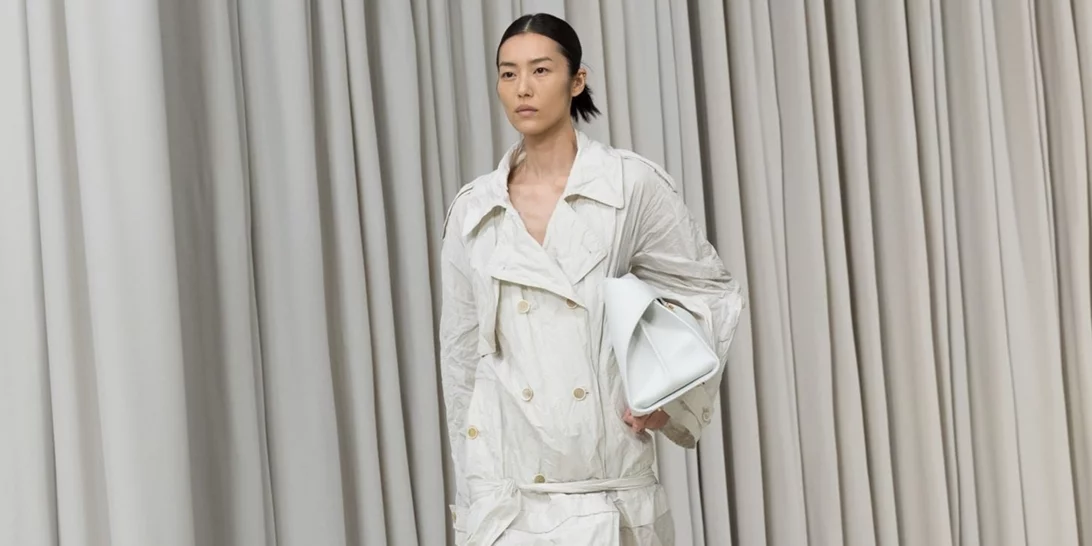 Τα τσαλακωμένα ρούχα δεν θεωρούνται πλέον faux-pas | Η νέα τάση που κάνει την καθημερινότητά μας πιο εύκολη