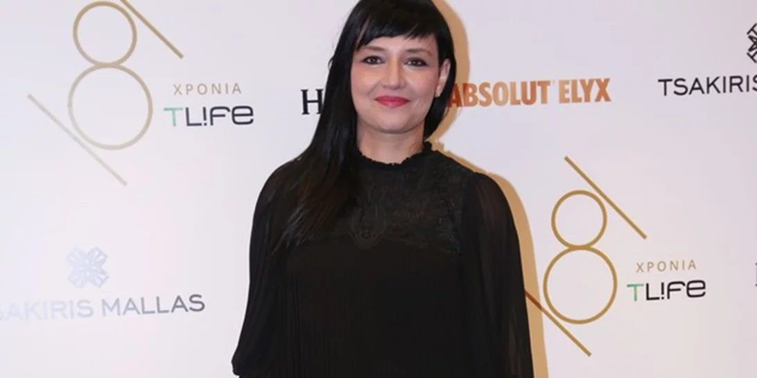 Η υπέροχη εμφάνιση της Αθηναΐδας Νέγκα με σορτς | Δείτε τα καλλίγραμμα πόδια της