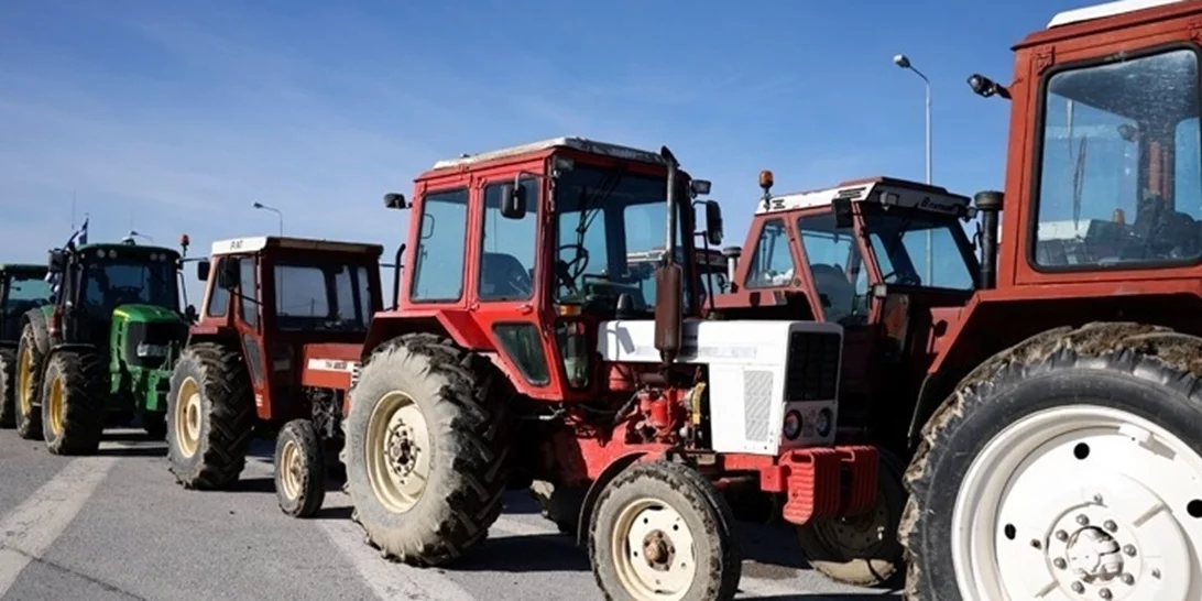 Ενισχύονται τα μπλόκα των αγροτών σε Νίκαια και Ε65 - Κλειστή η E.O. Αθηνών - Θεσσαλονίκης