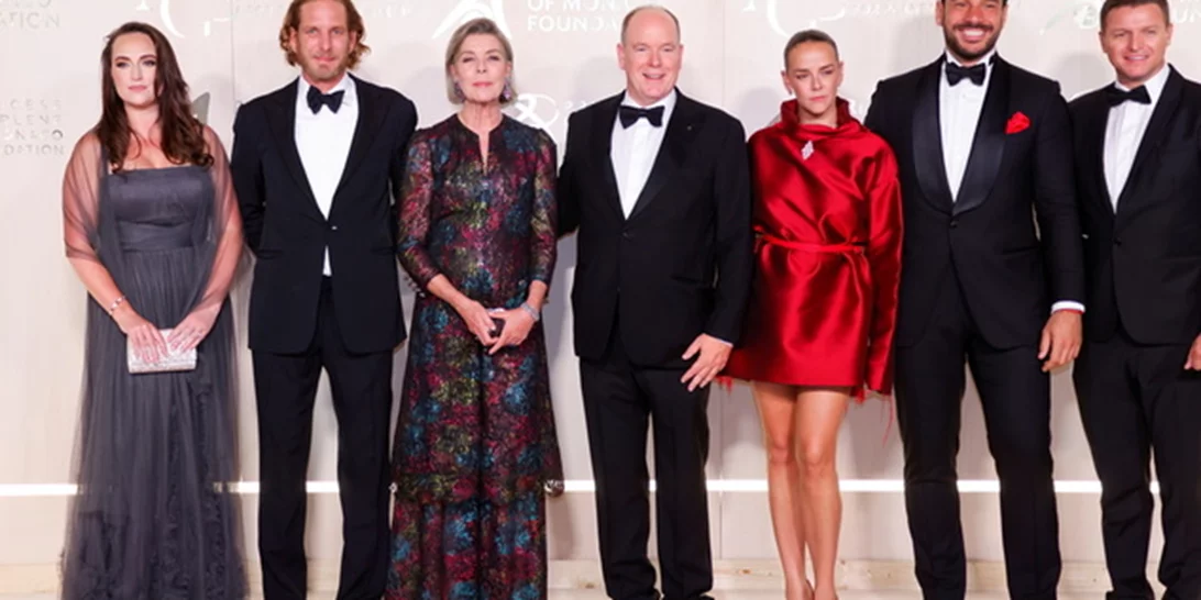 Ούτε Σάρλοτ Κασιράγκι, ούτε Σαρλίν: Το αληθινό fashion icon της πριγκιπικής οικογένειας του Μονακό