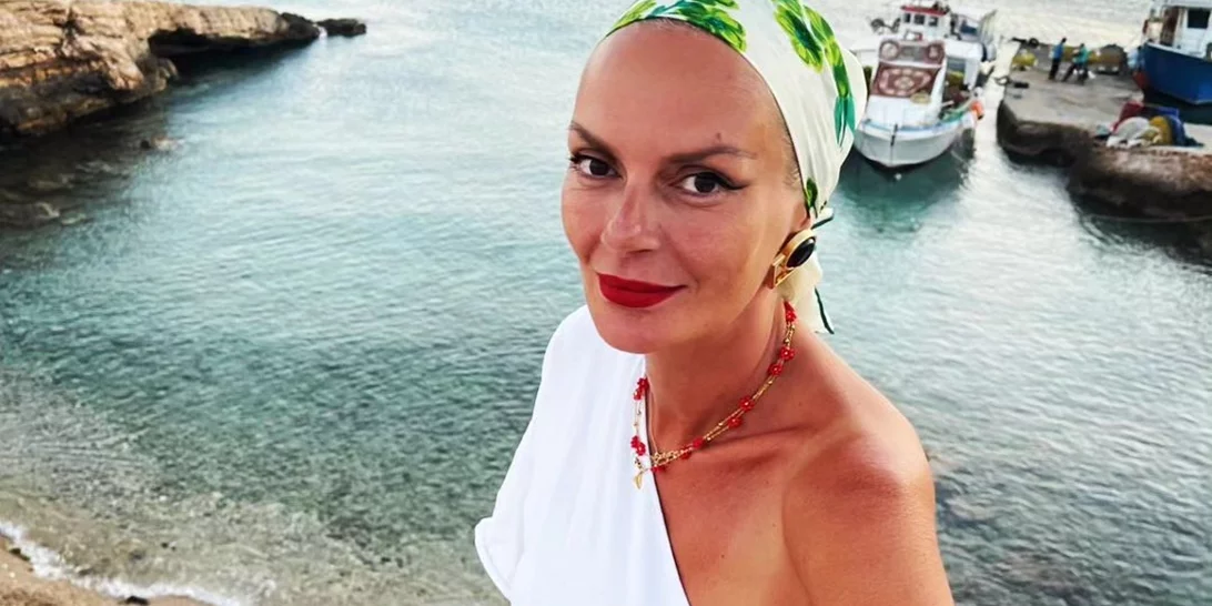 Η Έλενα Χριστοπούλου δοκίμασε τη viral τάση των bubblegum nails που βλέπουμε παντού