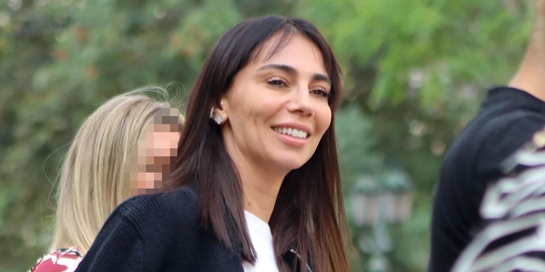 Η Ολυμπία Χοψονίδου με toffee nails | Το μανικιούρ που πρέπει να κάνεις το φθινόπωρο