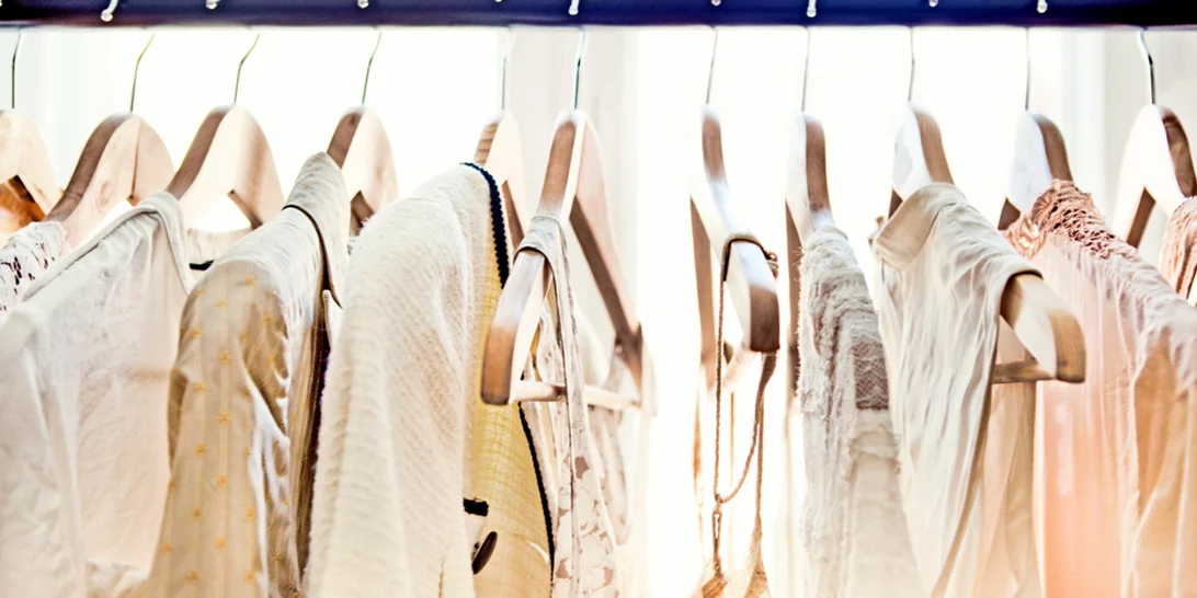 6 λόγοι που έχεις μία ντουλάπα γεμάτη ρούχα αλλά δεν έχεις τίποτα να φορέσεις