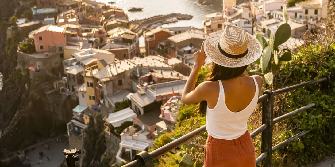 Οι 7 ταξιδιωτικές τάσεις που θα διαμορφώσουν το 2025