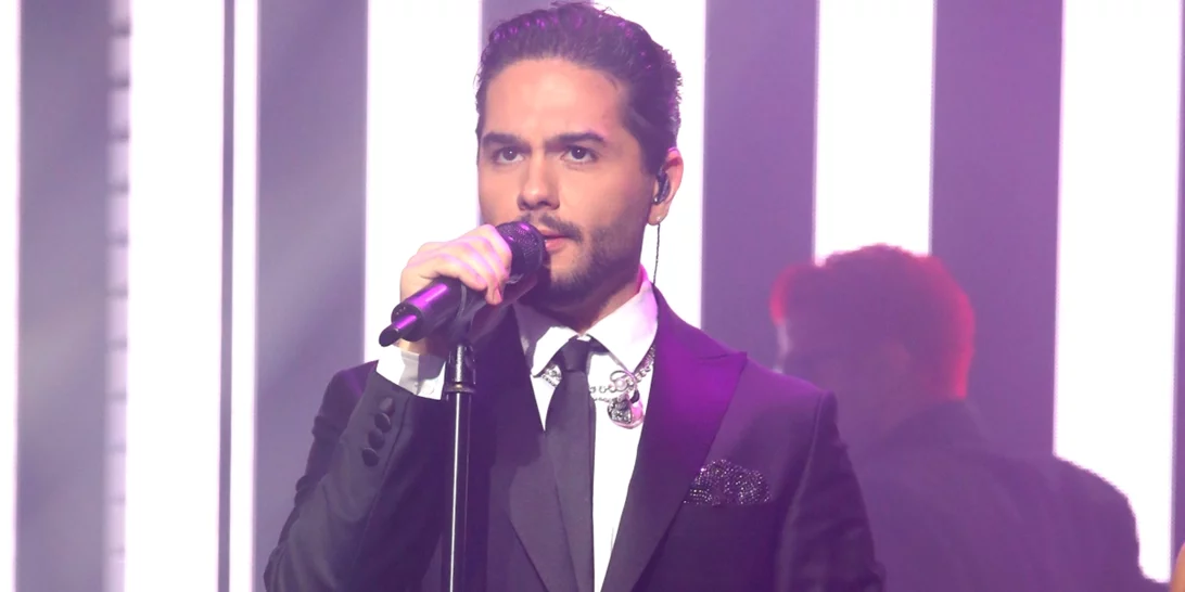 O Χρήστος Μάστορας βγάζει το μπλουζάκι και γίνεται το απόλυτο eye candy