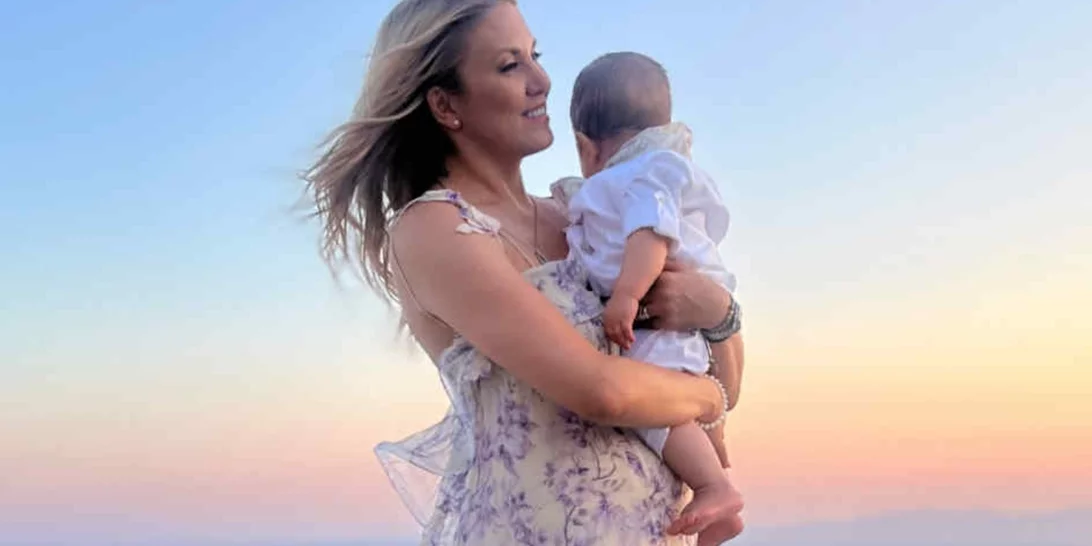 Φωτεινή Πετρογιάννη – Μιχάλης Ρουμπής | Οι τρυφερές φωτογραφίες από τη βάπτιση του γιου τους στην Τήνο