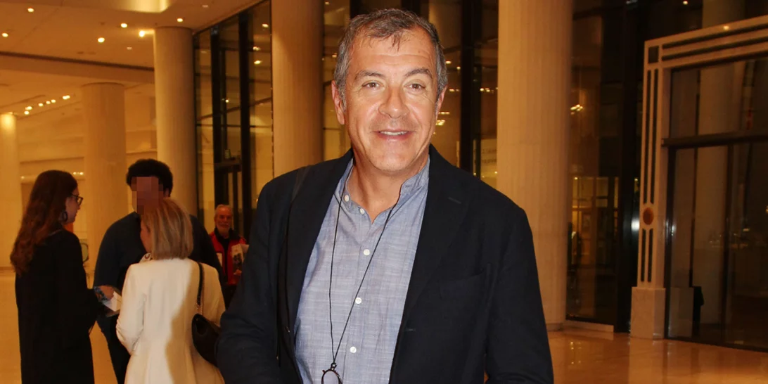 Ο Σταύρος Θεοδωράκης στο θέατρο για χάρη της κόρης του | Η σπάνια δημόσια εμφάνισή τους