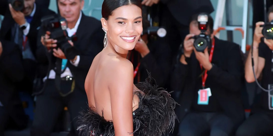 Τα 6 καλύτερα λάδια σώματος με glitter που θα χαρίσουν μια αύρα πολυτέλειας στην εμφάνισή σου