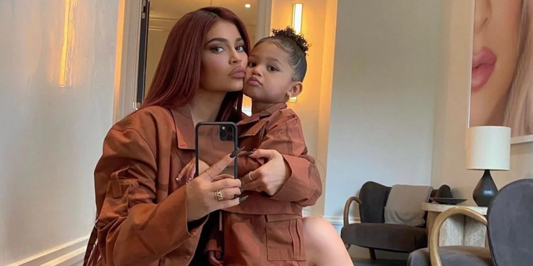 Τα ομορφότερα παιδικά δωμάτια που έχουν φτιάξει για τα παιδιά τους οι διάσημοι του Hollywood - φυσικά και κάποιο έχει χρυσή κούνια