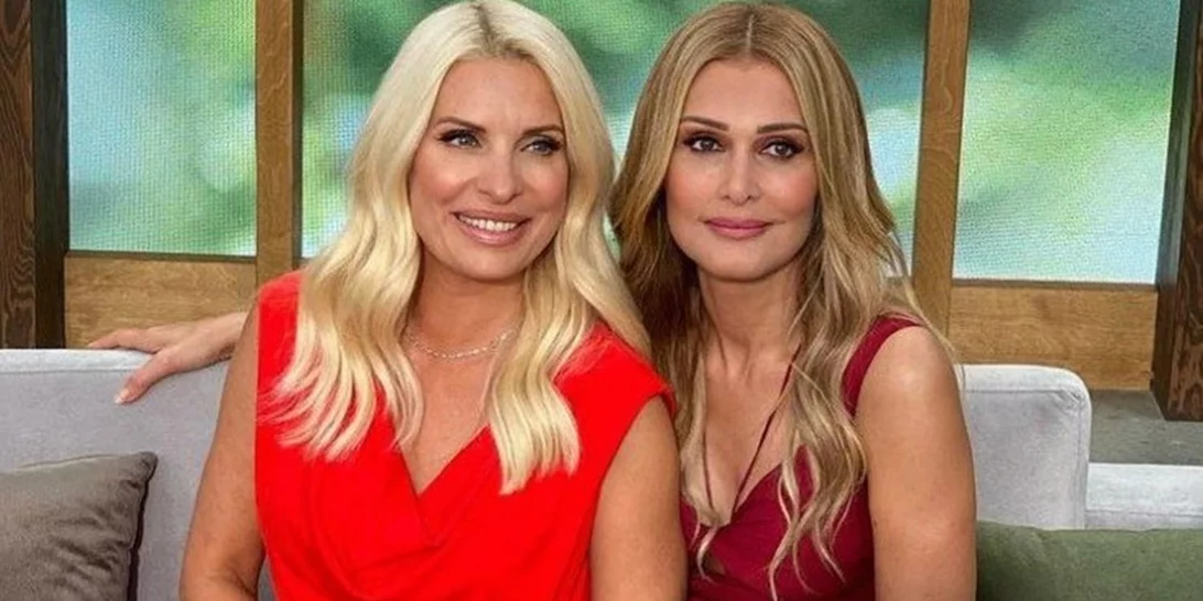 Έτος 1998 | Η Ελένη Μενεγάκη με see through και η αγνώριστη Νατάσα Θεοδωρίδου σε νυχτερινή έξοδο