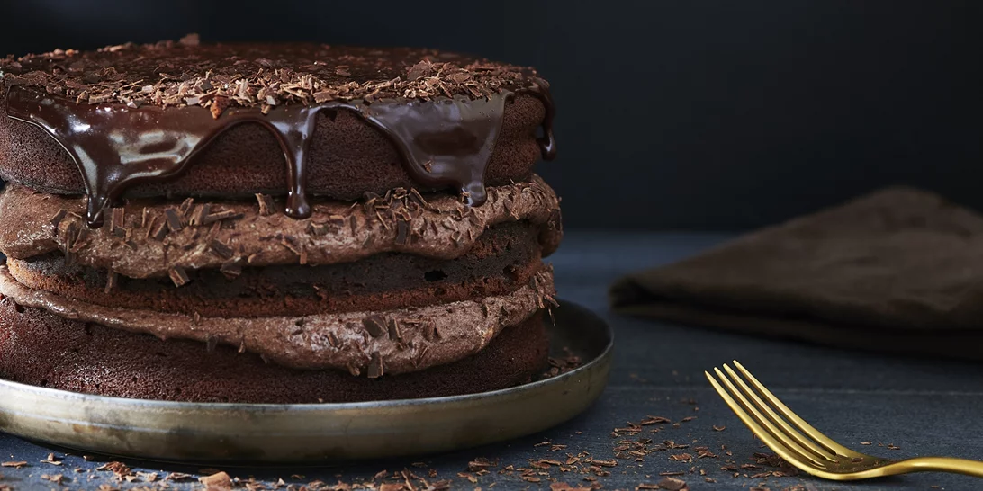 Το ζουμερό cake πραλίνας του ονείρου που πρέπει να δοκιμάσεις | Μόνο με 2 υλικά