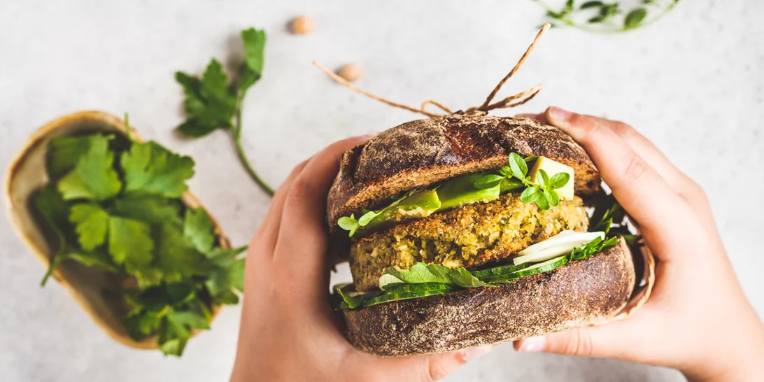 Πόσο υγιεινά είναι τα vegan υποκατάστατα κρέατος;