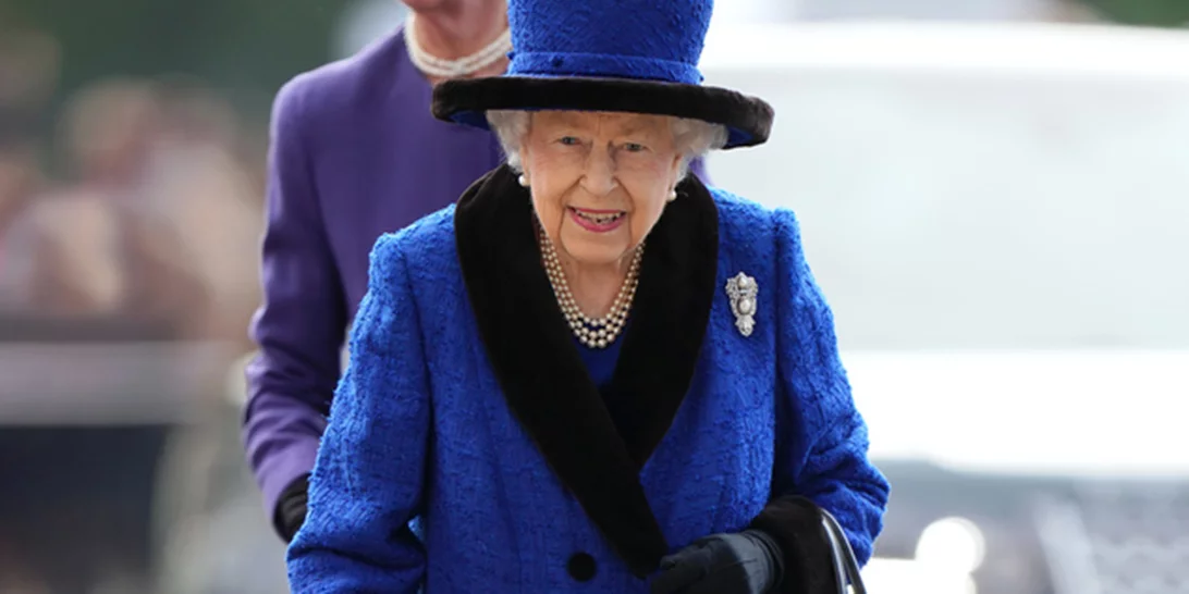 Βασίλισσα Ελισάβετ | Το ντροπιαστικό λάθος σε χιλιάδες σουβενίρ για το Πλατινένιο Ιωβηλαίο της