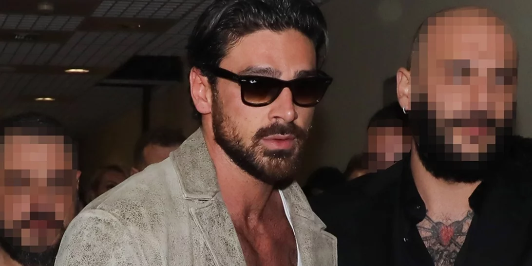 Ο Michele Morrone εντυπωσίασε στο MadWalk, τραγουδώντας live