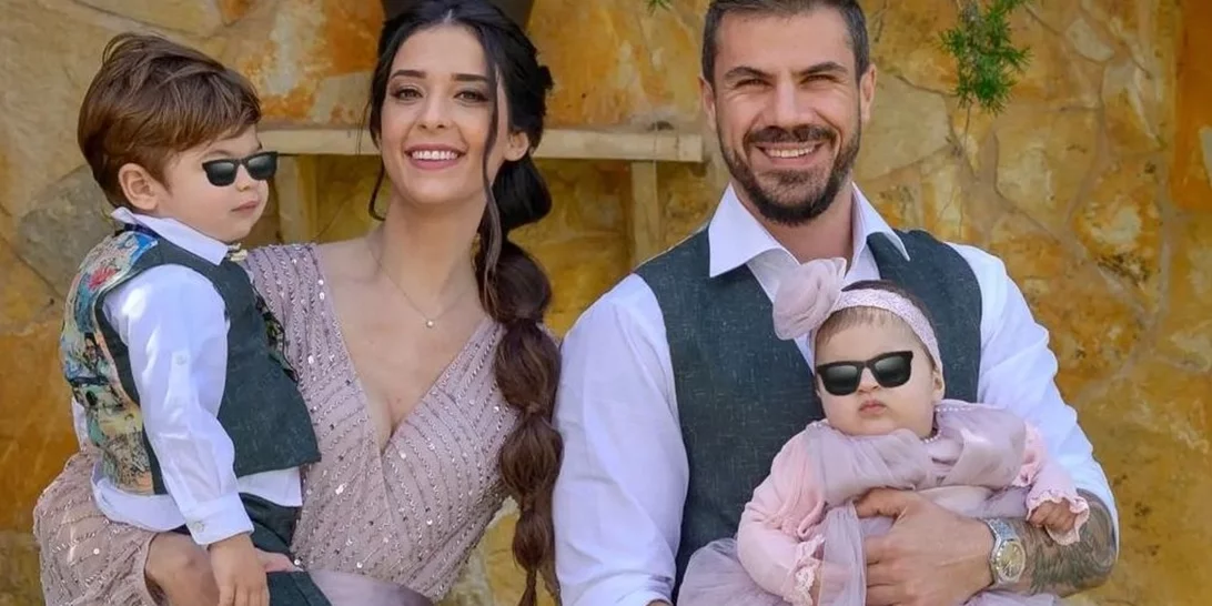 Άκης Πετρετζίκης | Η γλυκιά φωτογραφία που δημοσίευσε με τα παιδιά του για την Ημέρα του Πατέρα