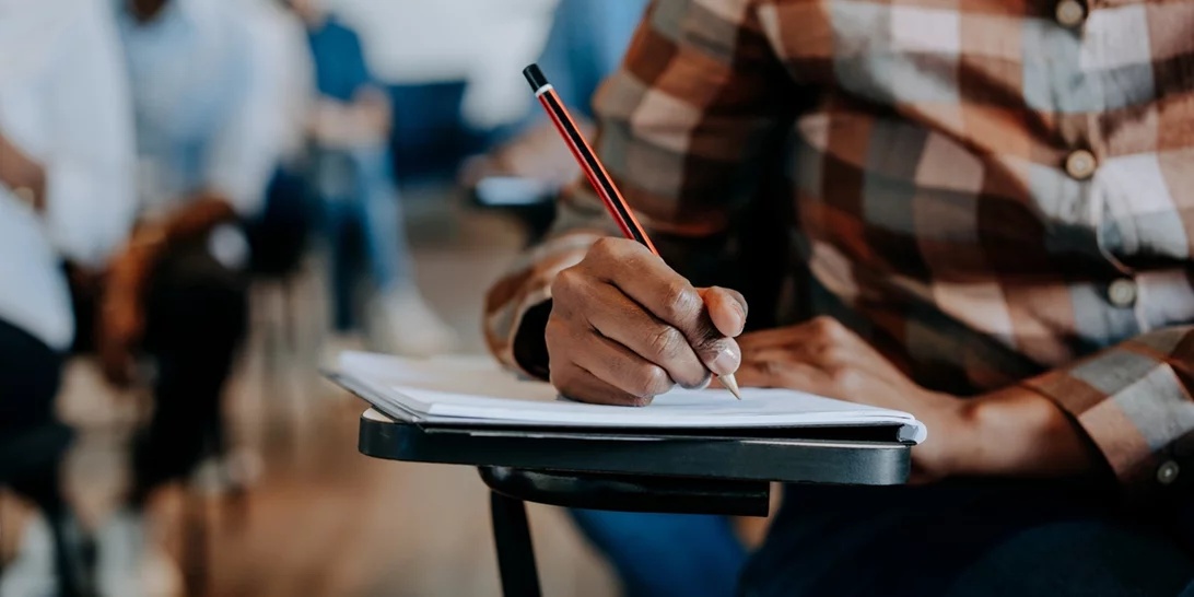 Πανελλήνιες 2023 | Άνοδος των βάσεων αλλά και κενές θέσεις στα πανεπιστήμια - Οι 28 περιζήτητες σχολές