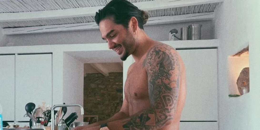 Ο Χρήστος Μάστορας είναι το απόλυτο καλοκαιρινό eye candy