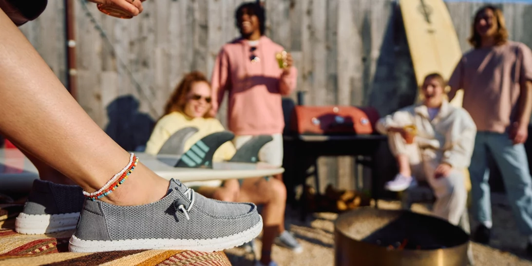 Άνετα, στιλάτα & alternative | Αυτά είναι τα παπούτσια που θα φορέσεις περισσότερο τη νέα σεζόν