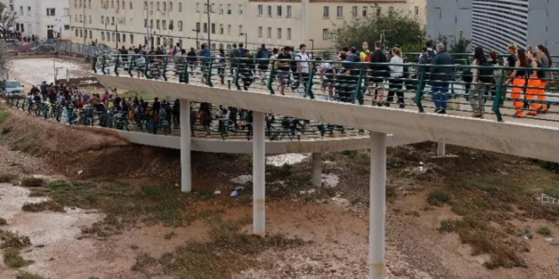 Στους 205 αυξήθηκε ο αριθμός των νεκρών από τις πλημμύρες στην ανατολική Ισπανία, ενώ οι αρχές έστησαν προσωρινό νεκροτομείο στη Βαλένθια