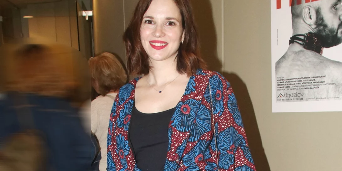 Ευγενία Δημητροπούλου | Το φθινοπωρινό βραδινό look της με έντονο χρώμα μας πείθει να το δοκιμάσουμε