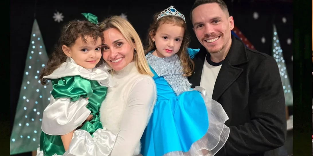 "Τα λουλούδια μου" | Το τρυφερό μήνυμα του Λευτέρη Πετρούνια για τη Βασιλική Μιλλούση και τις κόρες τους