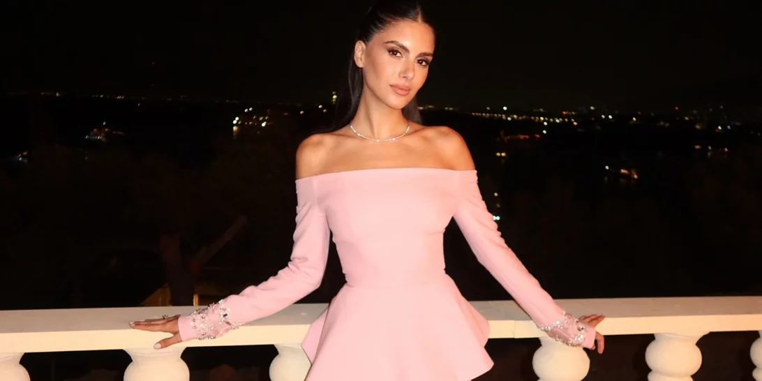 Η Αλεξάνδρα Νίκα συνδύασε το μαγιό της με το πιο κολακευτικό και μοντέρνο cover-up