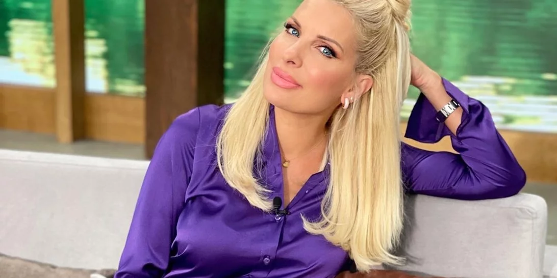 Η Ελένη Μενεγάκη επέλεξε το πιο sexy χρώμα πεντικιούρ