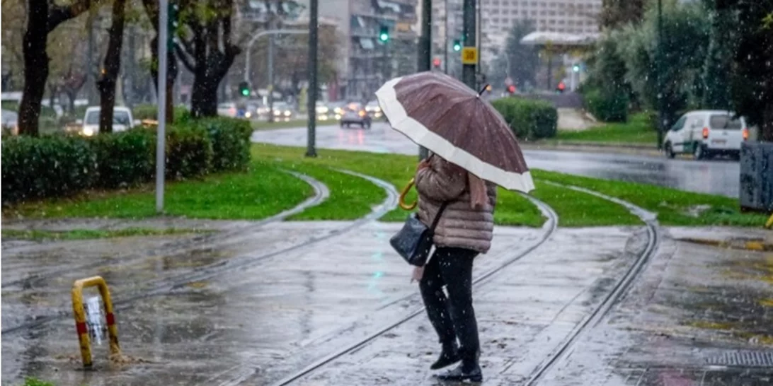 Καιρός | Βροχές, καταιγίδες και πτώση της θερμοκρασίας σήμερα - Πότε θα αλλάξει το σκηνικό