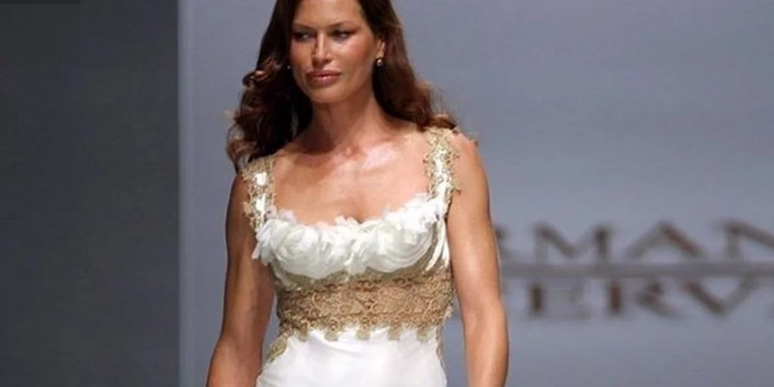 Carré Otis | Το θρυλικό supermodel συνεχίζει να ποζάρει στο φακό στα 56 της χρόνια