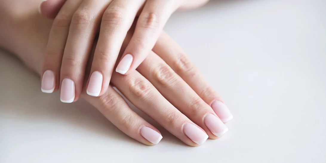 Baby French Manicure | Η πιο minimal chic τάση του φετινού καλοκαιριού