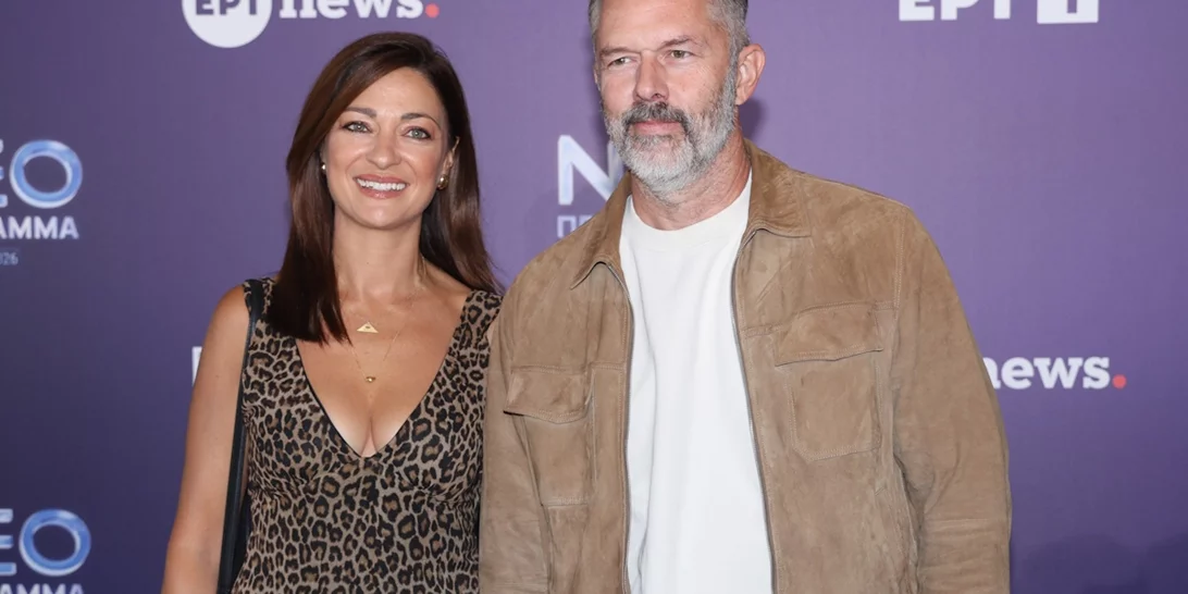 Couple goals | Ο Χρήστος Λούλης και η Έμιλυ Κολιανδρή πιασμένοι χέρι χέρι σε κοσμικό event