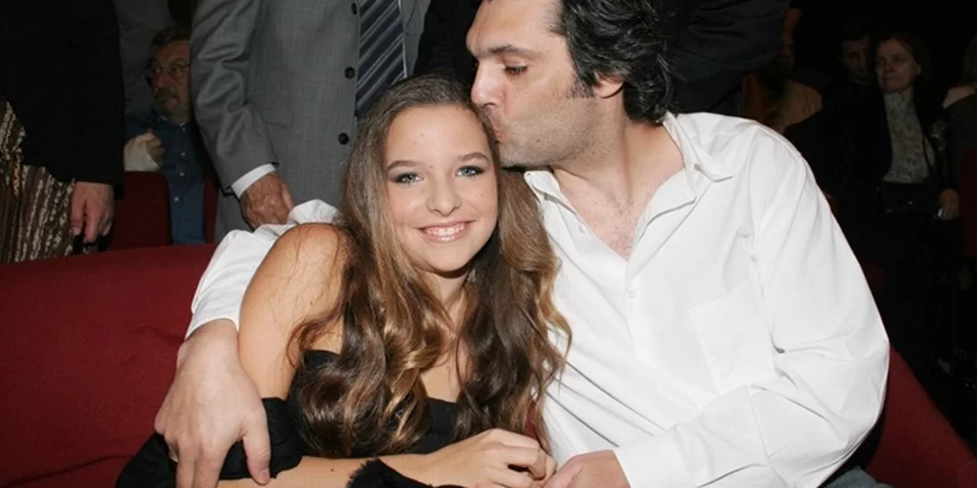 Εριέττα Κούρκουλου-Άλκις Κούρκουλος | Η τρυφερή αγκαλιά της 14χρονης Εριέττας με τον μεγάλο της αδερφό, Άλκη