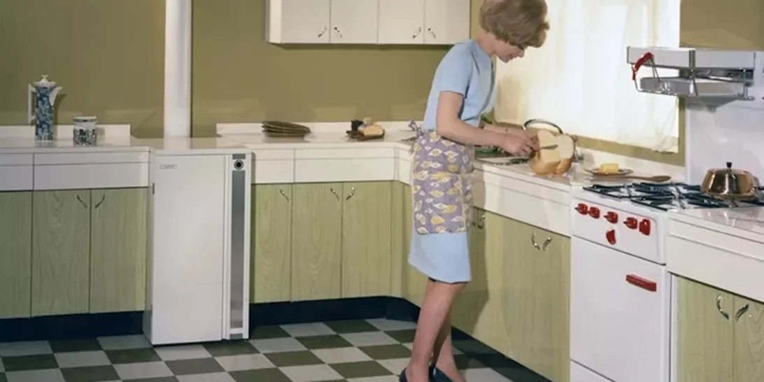 Granny chic | Αυτά τα σερβίτσια της γιαγιάς είναι ξανά στη μόδα - Πού θα τα βρείτε