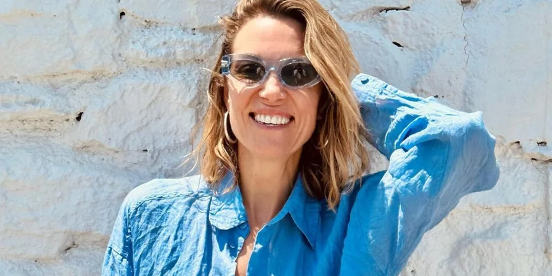 Η Βίκυ Καγιά φωτογραφίζει τον Ηλία Κρασσά με τα παιδιά τους | Η Μπιάνκα με πλεξούδα και ο "παιχνιδιάρης" Κάρολος