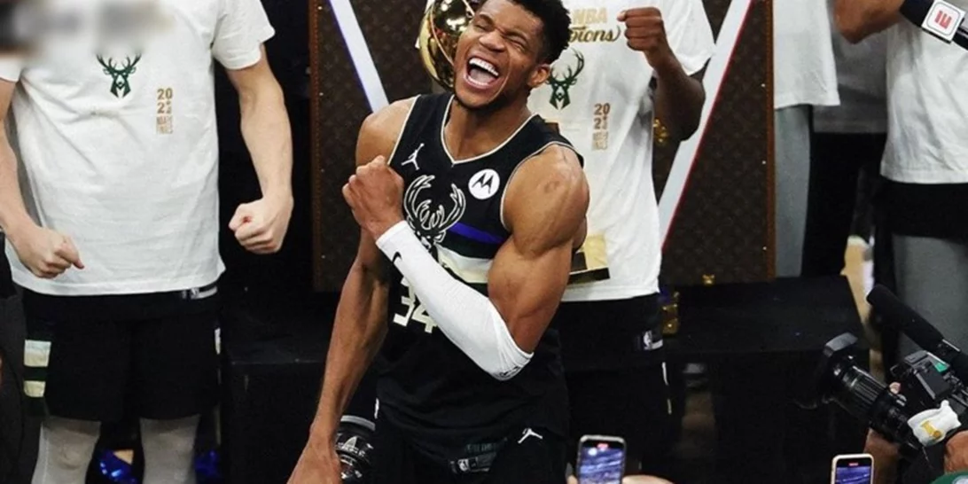 Γιάννης Αντετοκούνμπο | Οι τρυφερές ευχές για τα γενέθλια του γιου του