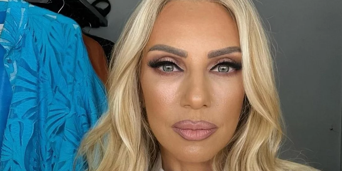 "Σαν δίδυμες" | Η Έλενα Τσαβαλιά ποζάρει δίπλα στην σύντροφο του γιου της